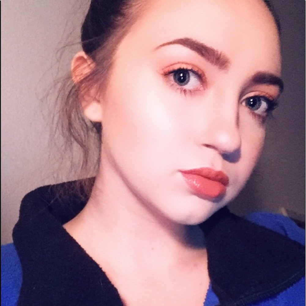 Meet your Posher, Emma